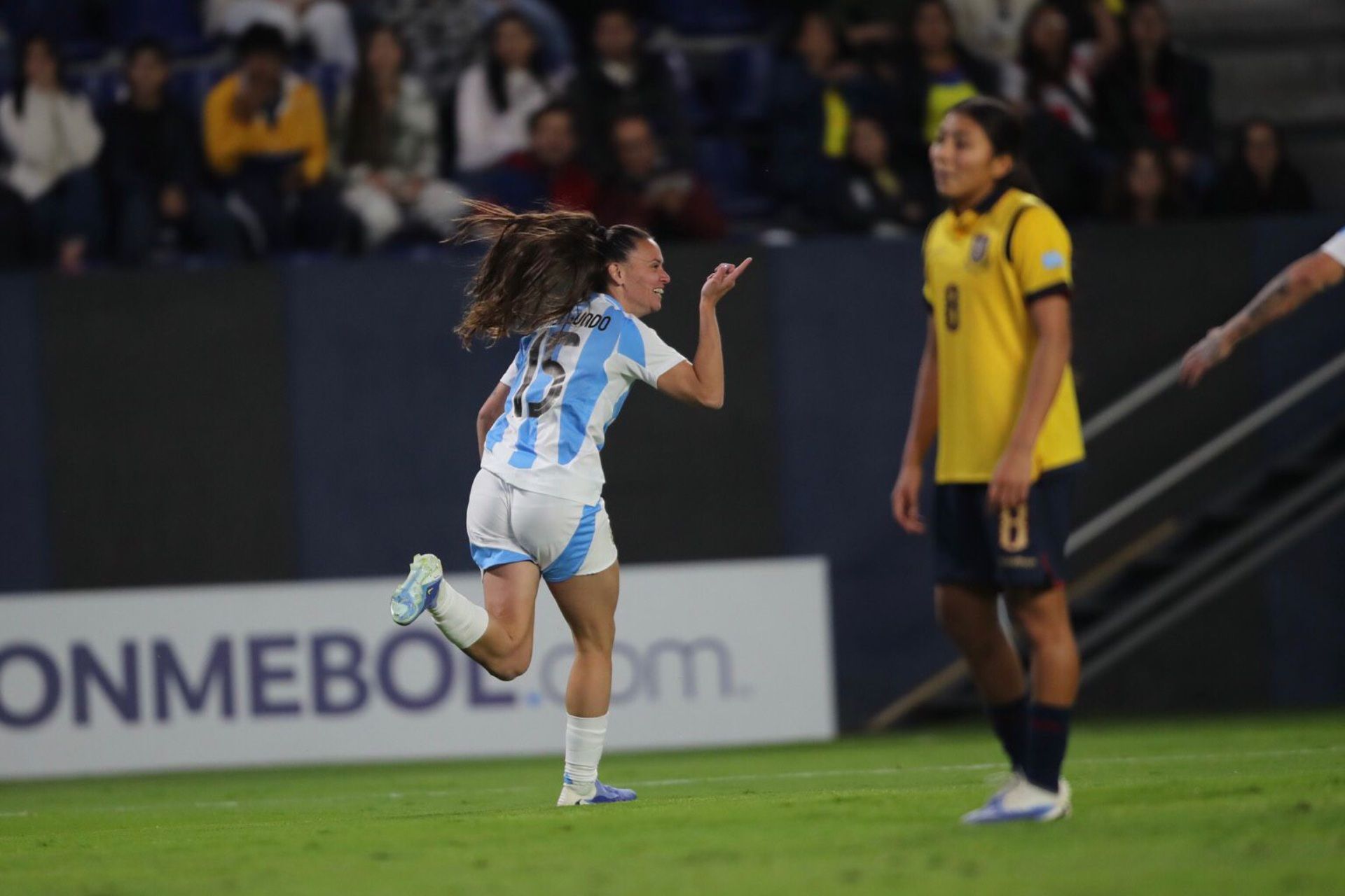 Argentina venció a Ecuador y cerró con puntaje ideal
