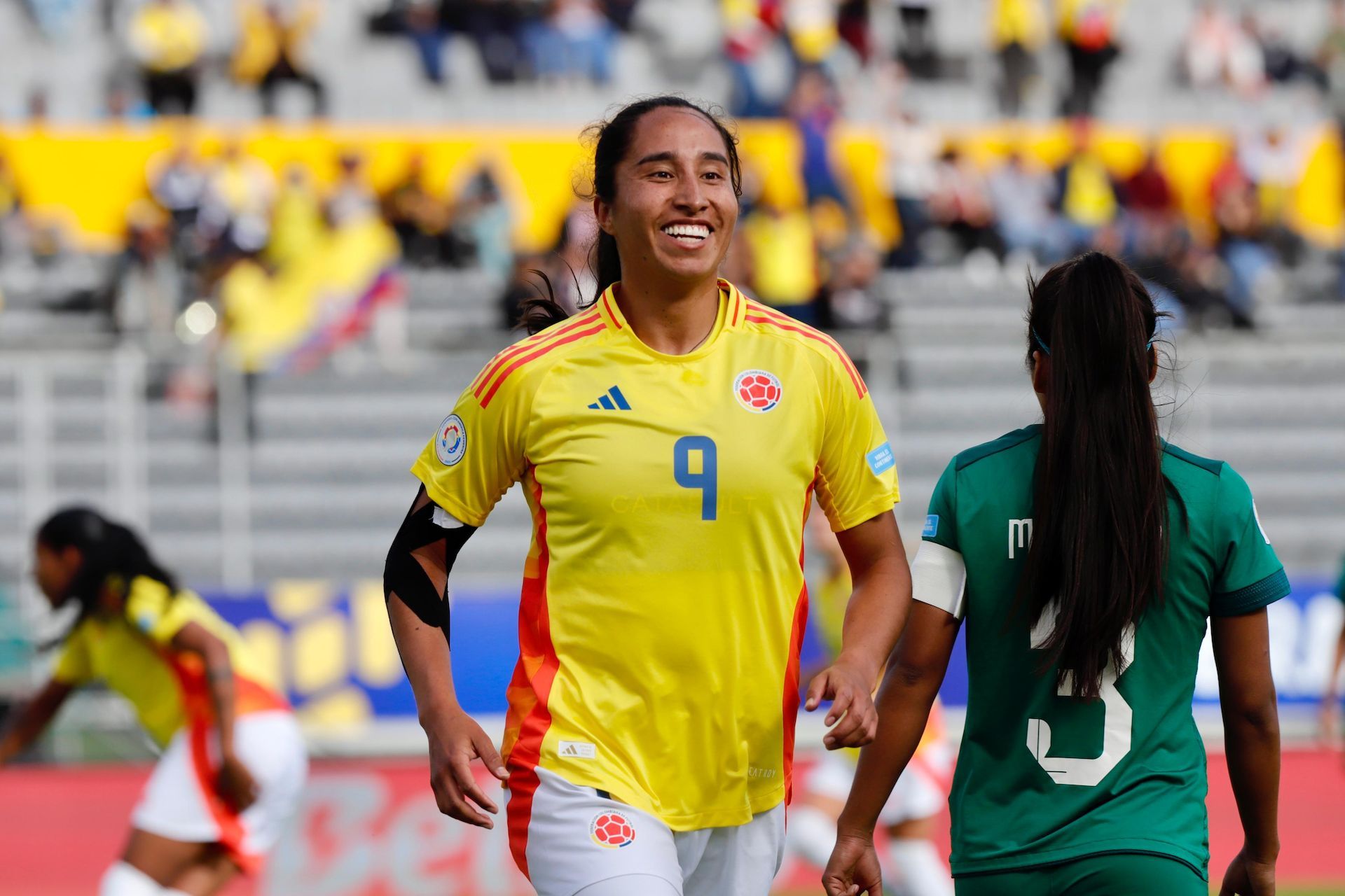 Colombia goleó a Bolivia y sueña con semifinales