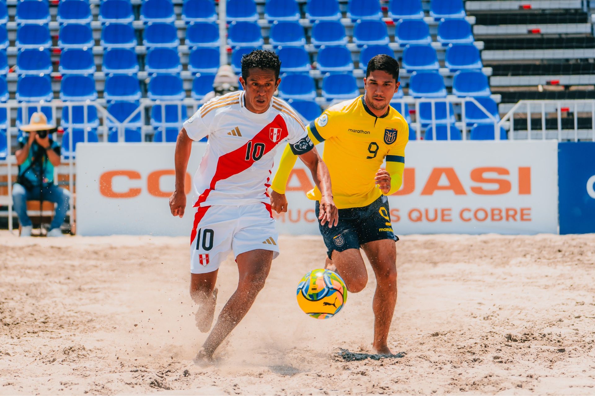 Perú goleó a Ecuador y terminó noveno